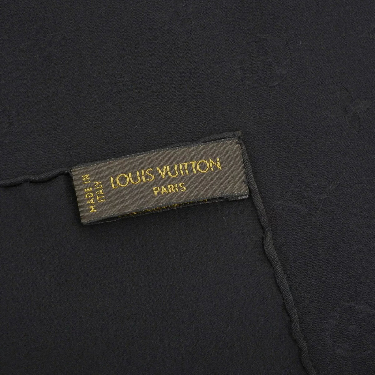 Pre-Owned Louis Vuitton LOUIS VUITTON monogram scarf silk black (Like New)
