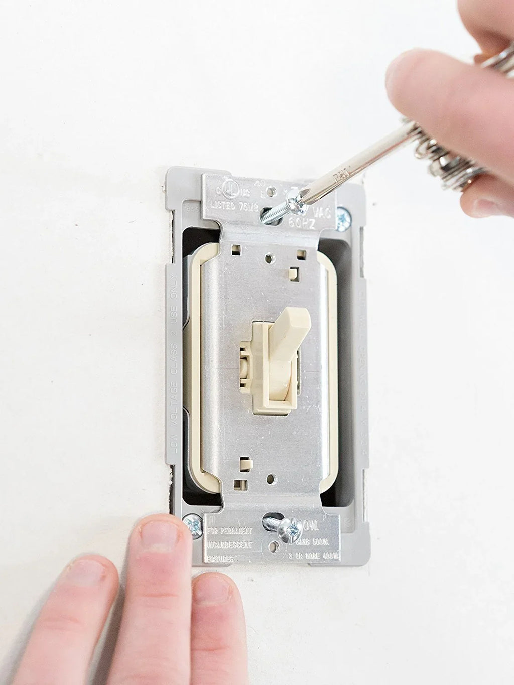 Legrand T603IV Pass & Seymour 600-Watt Ivory 3-Way Toggle Dimmer Switch - Quantity 1